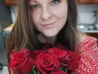 Erotski video chat -Tunya-