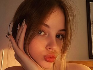 Erotski video chat AliceCost