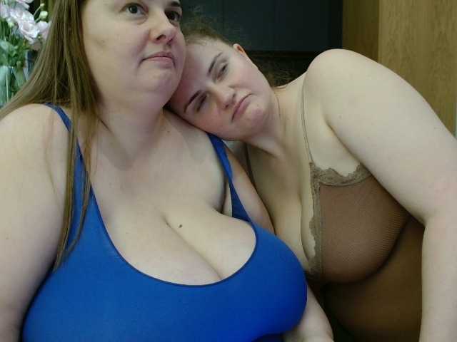 Fotografije 4LyndsyDaisy 38DD and 40H size 4NaturalBigTits here! #bigtits #bbw #bigass #lesbianshow #bignipples Lets make hot 3somes in PVT:P Lets have fun guys:)