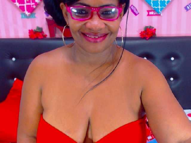 Fotografije AdaBlake Welcome to my room! let's have a horny morning #lovense lush: #allnatural #ebony #pussy #squirt #latina bigtits #bigass - #cum show at goal!