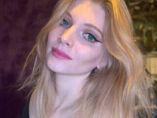 Erotski video chat Adalinda