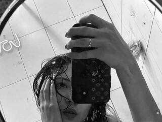 Erotski video chat Adri-curly