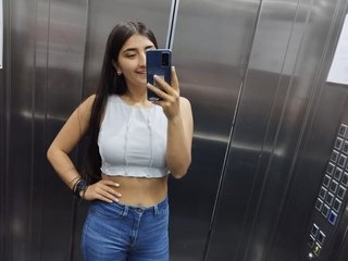 Erotski video chat AHRI-TAY