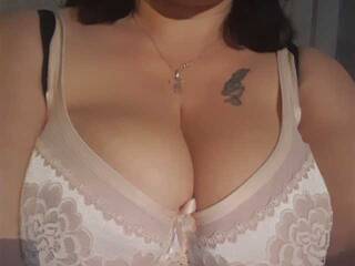 Erotski video chat BigTiti