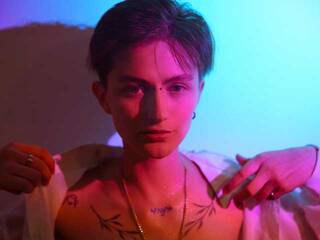 Erotski video chat AkiroFukui