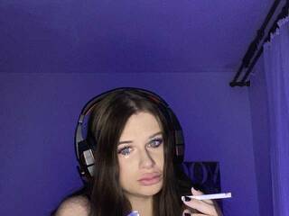 Erotski video chat Alice-darkness