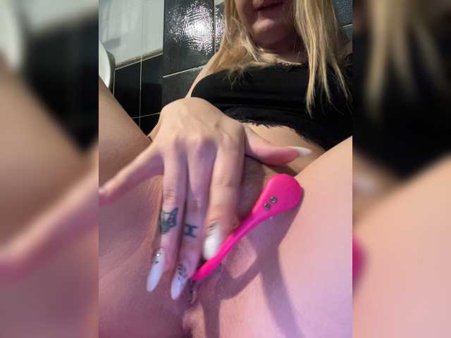 Fotografije Alice0Kitty SHOW WITH DILDO AND SQUIRT 2051 Favorite vibration 21