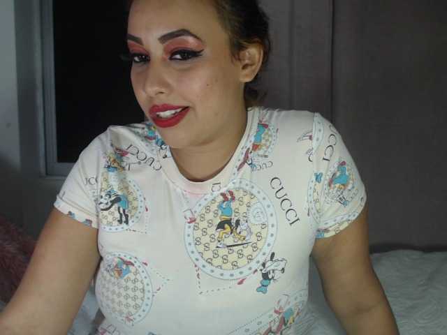Fotografije AlissonnXox 10 tokes and I show you my breasts