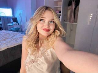 Erotski video chat AmelyaJeff