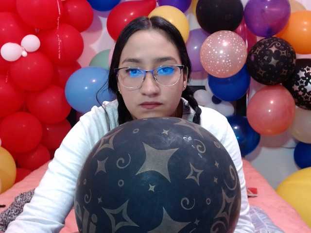 Fotografije Andreacute Hello guys welcome to my room, let's play with my balloons, I'm a looner, I have a hairy pussy, #balloons #bush #hairy #control lush or domi