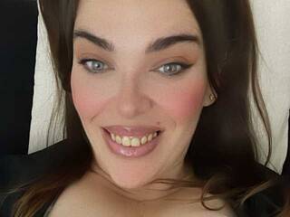 Erotski video chat AngelaEvans