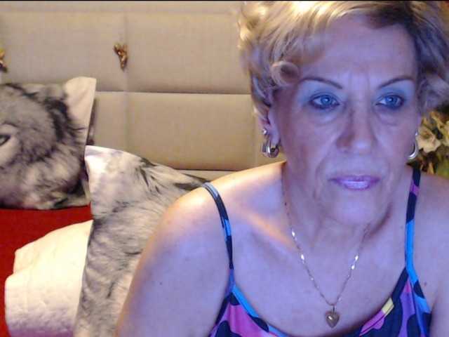 Fotografije ANGELGRANNY welcom guys..pm..50 tk..pussy or ass..100..tits or feet..50..let s have fun