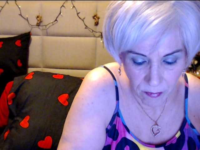 Fotografije ANGELGRANNY welcom guys..pm..50 tk..pussy or ass..100..tits or feet..50..let s have fun