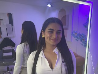 Erotski video chat Annie-larsen