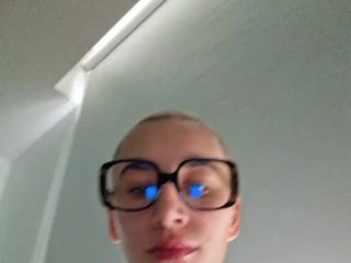 Erotski video chat AntoniaDilune