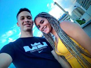 Erotski video chat ArthurandAlix