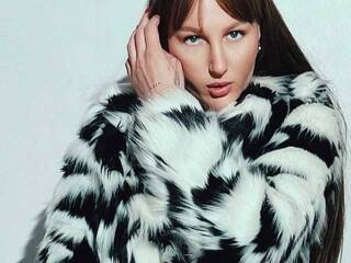 Erotski video chat AtanaWillis