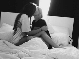 Erotski video chat awesomegirlsx