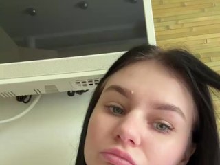 Erotski video chat BabyGirlll