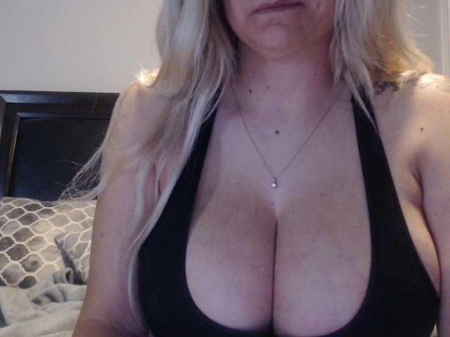 Fotografije brianna_babe tip for pussy vibrations, @remain countdown for boobs..202tkns to start private