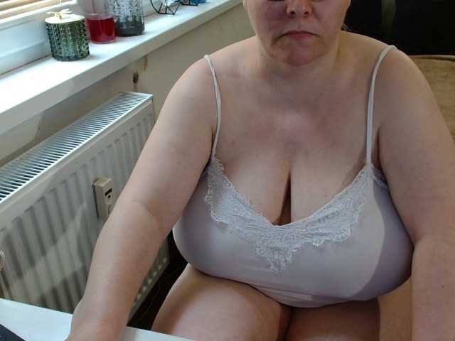 Fotografije Bessy123 Welcome. Wanna play spy, group, pvt, ride toys play tits, . tits 10 naked body 20, squirt pvt