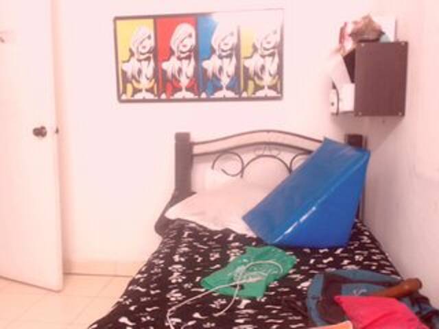 Emitiranje snimki zaslona BigBustyBlack