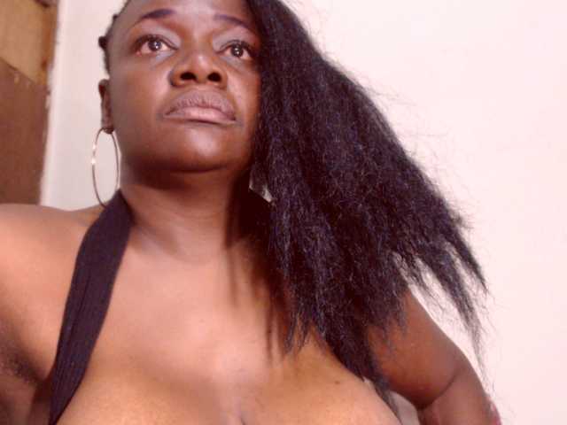 Emitiranje snimki zaslona BigBustyBlack