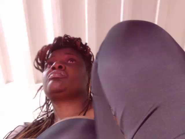 Emitiranje snimki zaslona BigBustyBlack