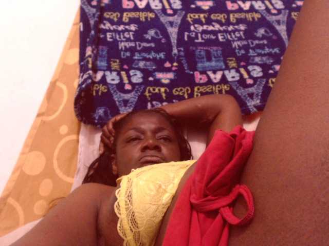 Emitiranje snimki zaslona BigBustyBlack