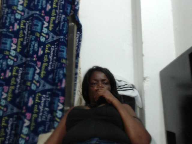 Emitiranje snimki zaslona BigBustyBlack