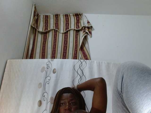 Emitiranje snimki zaslona BigBustyBlack