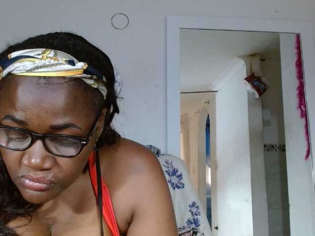 Emitiranje snimki zaslona BigBustyBlack