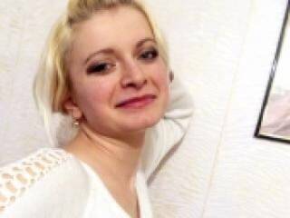 Erotski video chat blondanya