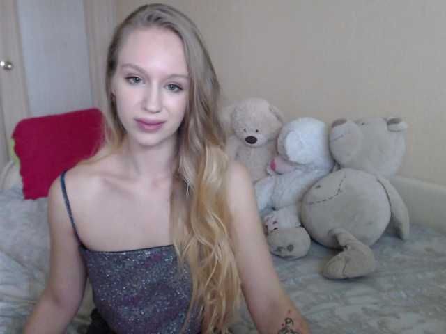 Fotografije BlondeAlice Hello! Im Alice, glad to see u here! Tip me for buzz my pussy! Take me in my pvt show first! Muah!