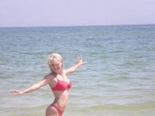 Erotski video chat blondinka96