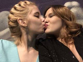 Erotski video chat BlondiPolli