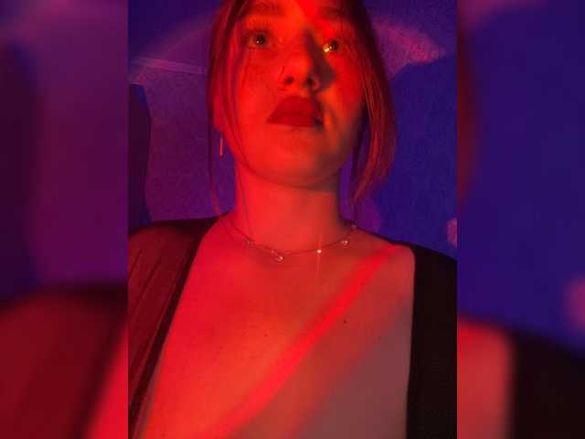 Emitiranje snimki zaslona BoredGirl