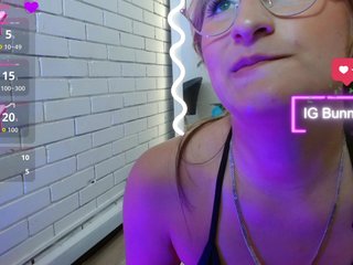 Erotski video chat Bunni-tay