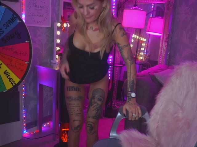 Emitiranje snimki zaslona CallMeBadGirl