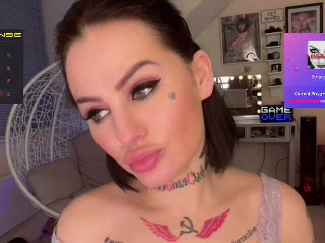 Emitiranje snimki zaslona CallMeBadGirl