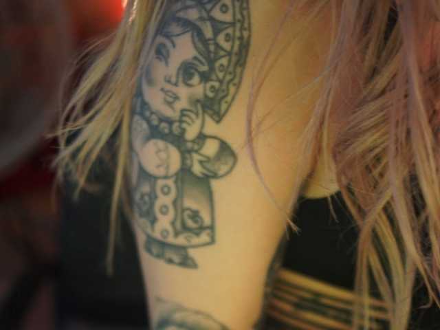 Emitiranje snimki zaslona CallMeBadGirl