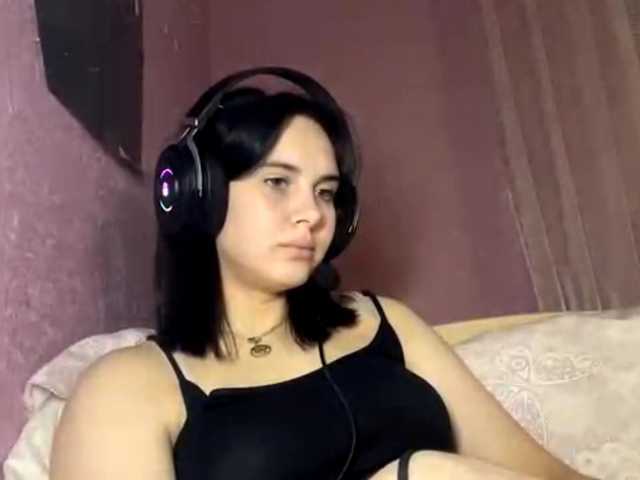Emitiranje snimki zaslona CANDY-LIPS-GIRL