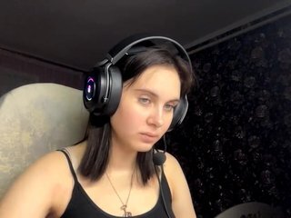 Erotski video chat CANDY-LIPS-GIRL