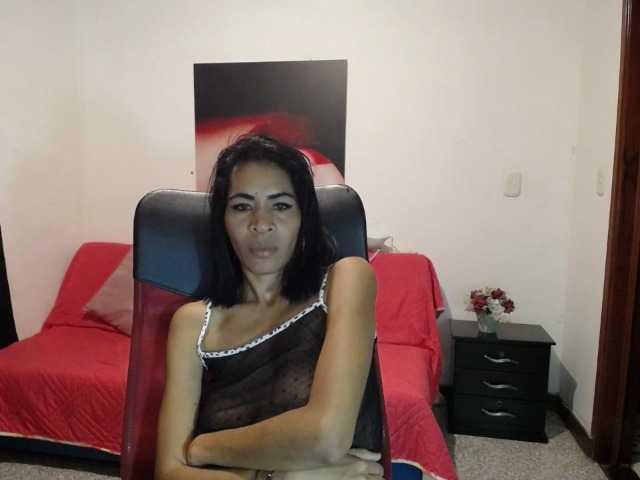 Fotografije canela-rose I want to use my new toy help me with that and enjoy #milf #ass #latin #horny #brown #vanezolana