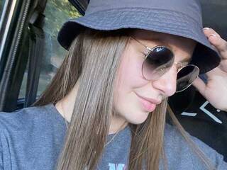 Erotski video chat CarlieActive