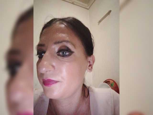 Emitiranje snimki zaslona ChristianaHot