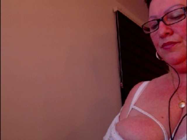 Fotografije Connyat99 Make Mistress Conny happy with the vibration 201 ultra high kiss tits flash 80 tips guys kiss