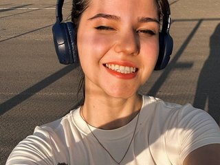 Erotski video chat CraveEden