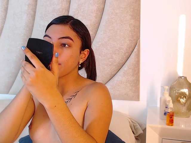 Fotografije CrisGarcia- hey I'm Cris! ❤ 122 tk instant naked and playful ✔ my vibe toy is ON and ready for HIGH VIBES ⚡ first goal of the day: naked twerking @sofar @total