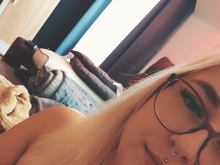 Erotski video chat Curvymelli97